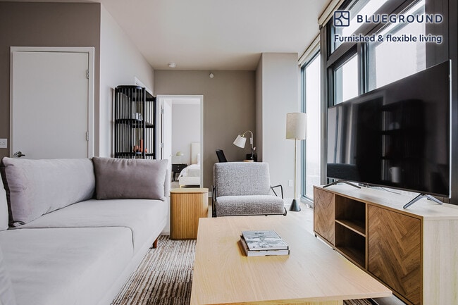 Photo - 505 N State St Unidad FL33-ID1141