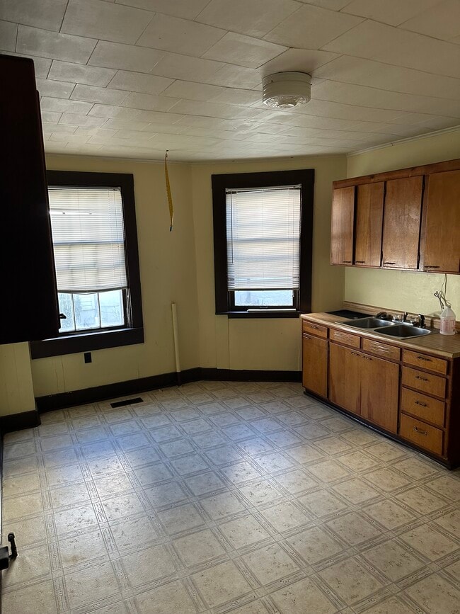 Photo - 502 E 4th St