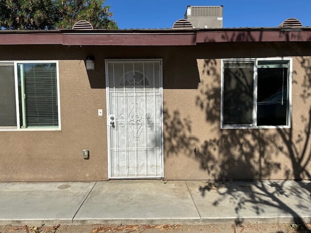 Building Photo - Charming 3 Bed / 2 Bath Duplex with Modern Updates