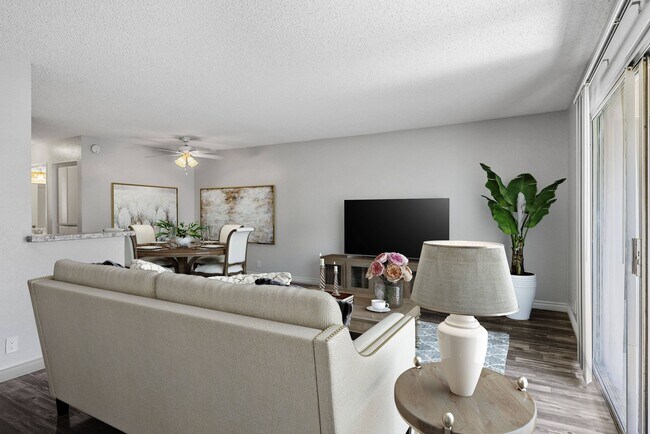 Casa Monterey Apartments