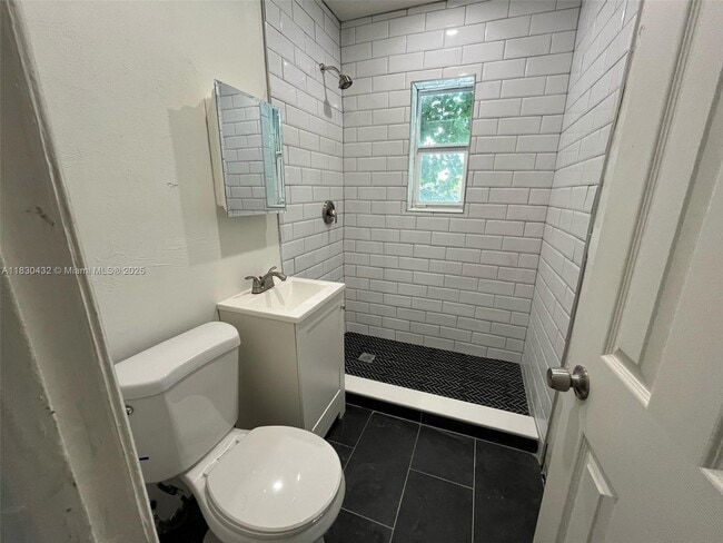 Photo - 200 NW 13th St Unit 7