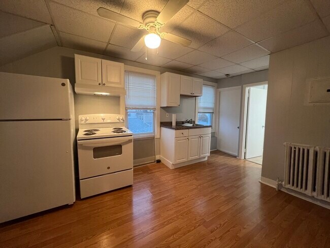 Photo - 552 Maple St Unit 3R