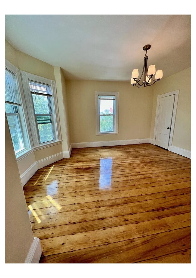 Photo - 3 Bedroom 1 bath in Roxbury, MA Collegiate Unit 3