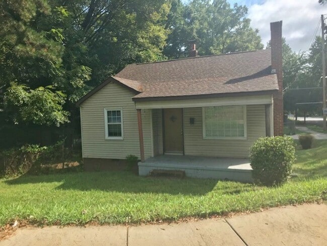 Photo - This adorable  2 Bedroom 1 bath home on Glenwood Drive
