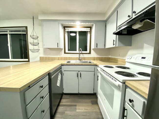 Photo - 3238 Lyon St SE Unit 3238