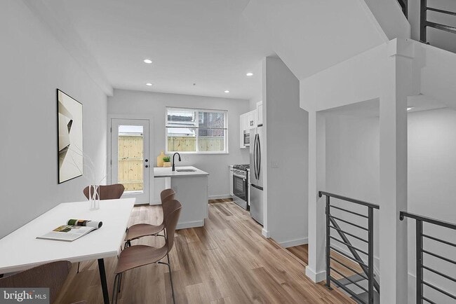 Photo - 1526 W Seybert St