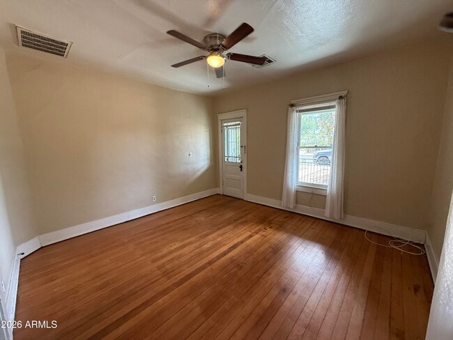 Photo - 2015 N 10th St
