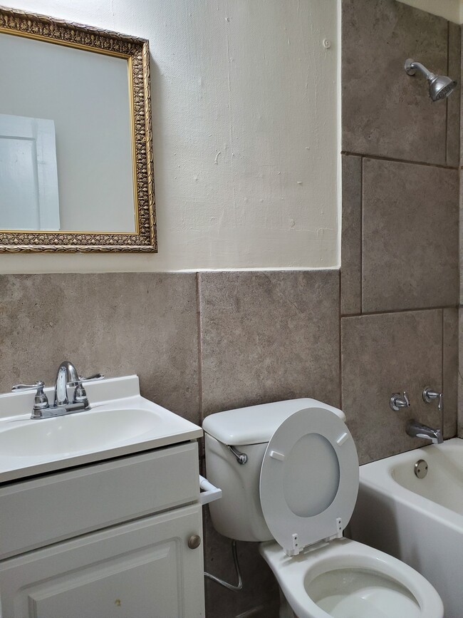 Photo - 1739 Dairy St