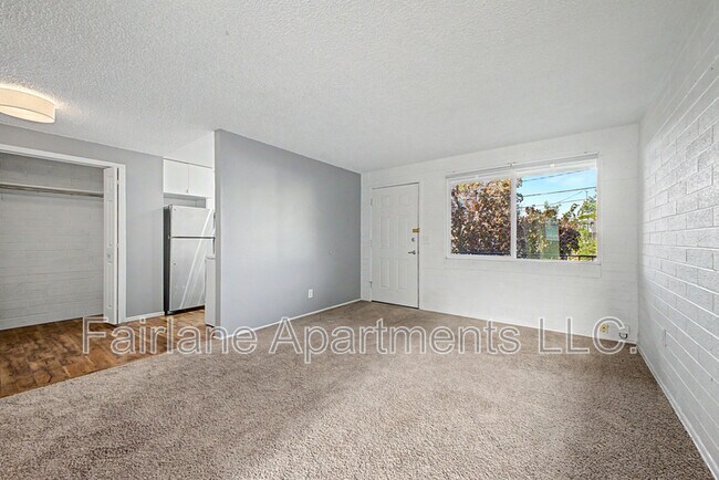 Photo - 428 E 5th Ave Unit 8