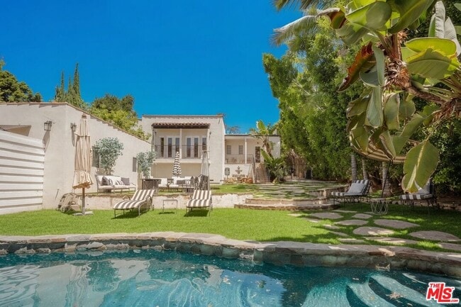 Building Photo - 4734 Los Feliz Blvd