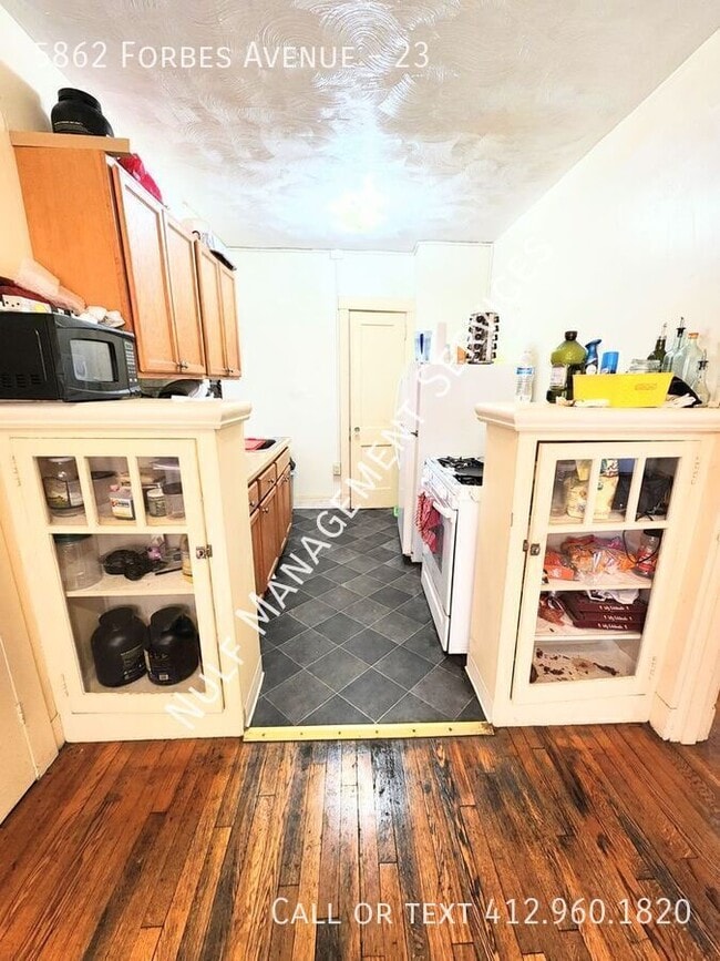 Building Photo - 5862 Forbes Ave Unit 23