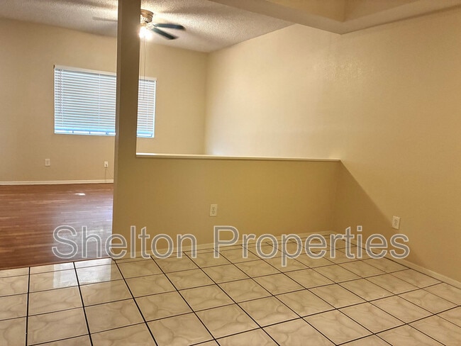 Photo - 170 E Guadalupe Rd