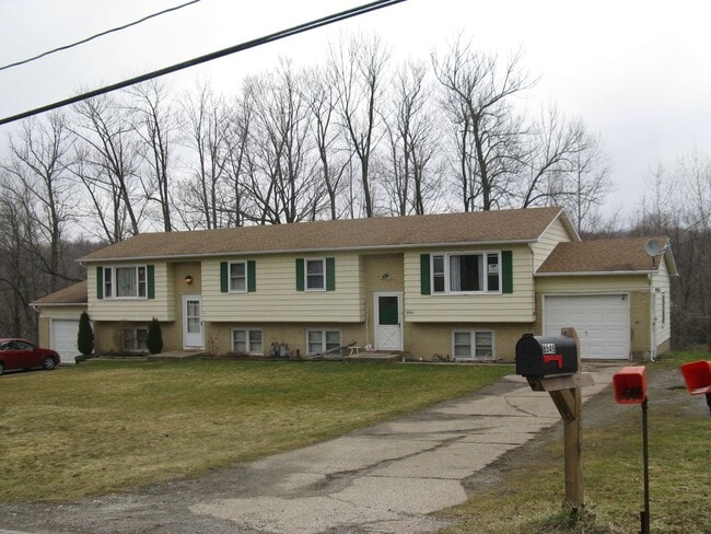 Building Photo - 8547-8549 Kirsch Road Unit 8547