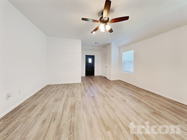 Photo - 210 Pine cavern dr