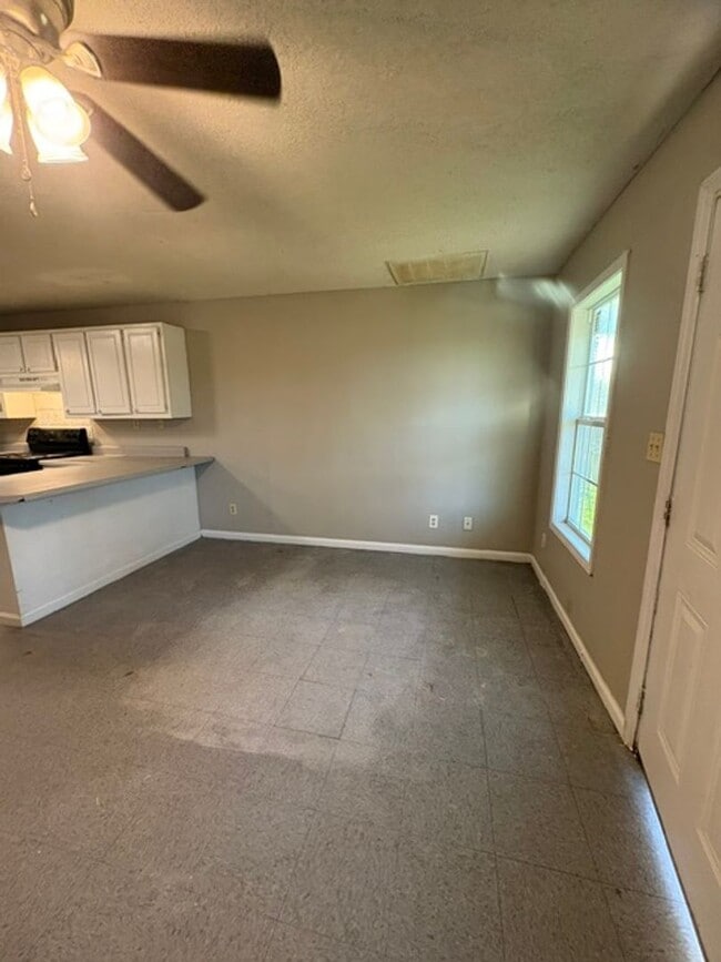 Photo - Renovated 3 Bedroom 2 Bath Home for Rent!