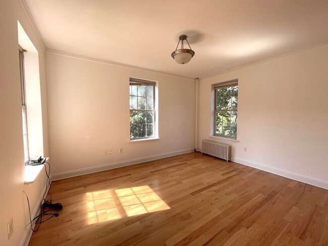 Building Photo - 2677 John F. Kennedy Blvd Unit 12