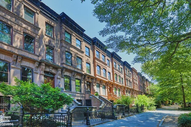 Photo - Park Slope Triplex Brownstone Rental