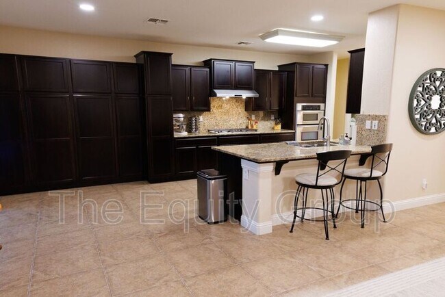 Photo - 2310 W Tyler Ave