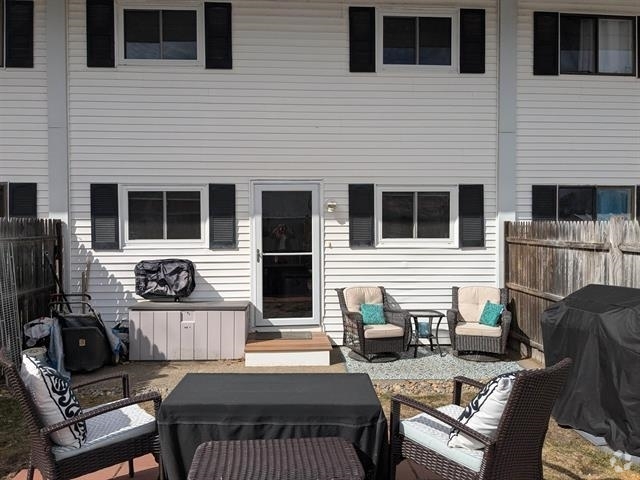 Building Photo - 182 Plaistow Rd Unit 8 Rental