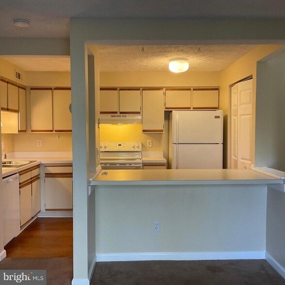 Photo - 3502 Lochearn Ct Unidad A