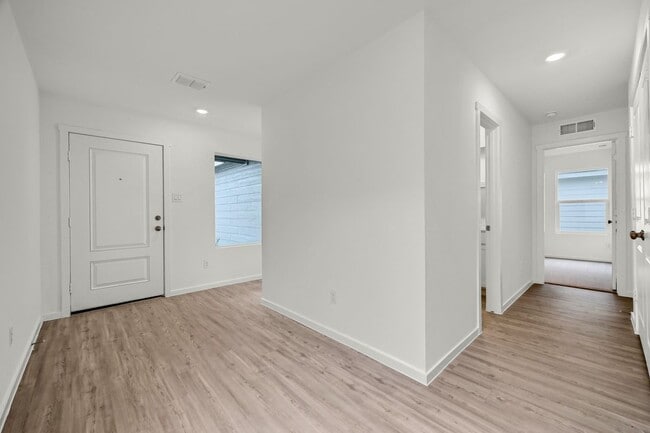 Photo - 6622 Highlands St