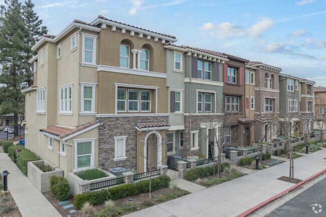 Photo - Hideaway II Apartments