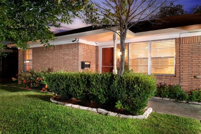 Photo - 4411 Billingsley St