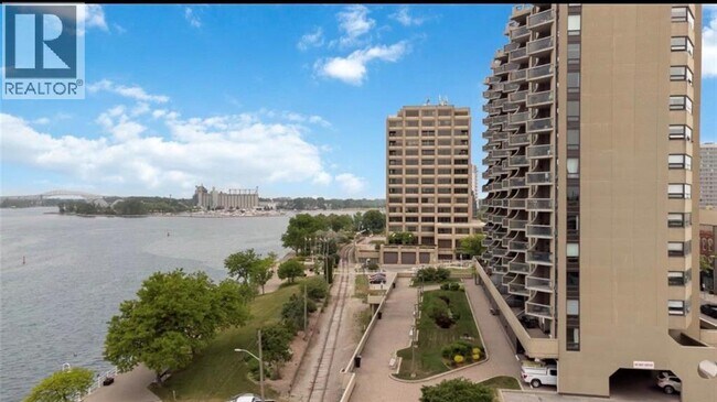 Photo - 155 Front St N Unité 1505