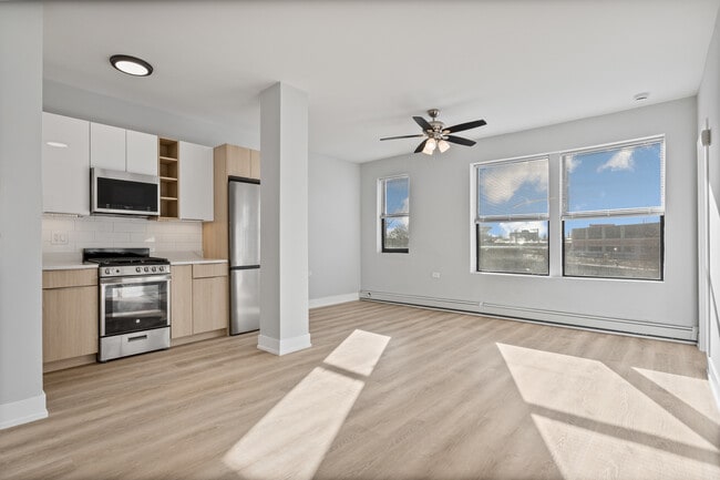 Photo - 1625 W Howard St Unit 306