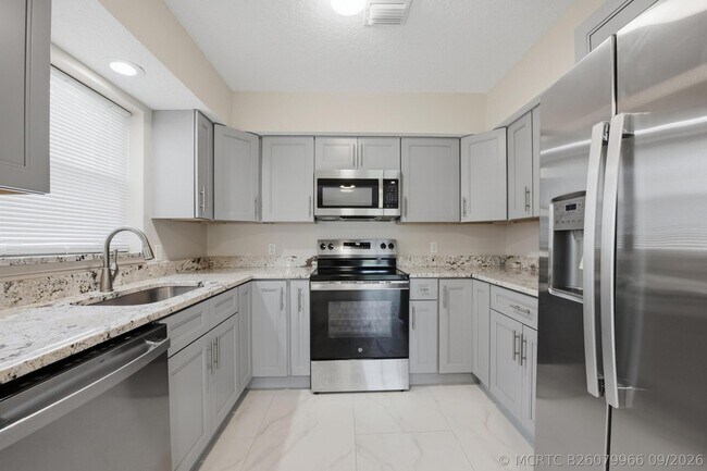 1033 Goldenrod Rd