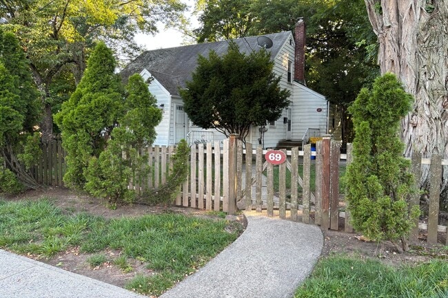 Building Photo - 69 County Rd