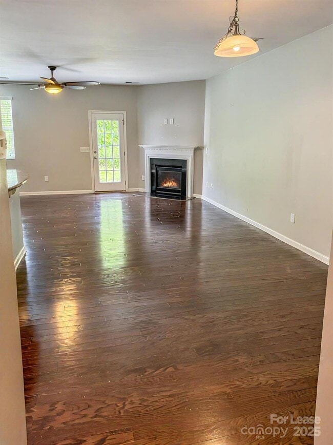 Photo - 2752 Sawbridge Ln