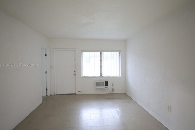 Photo - 465 E 28th St Unit 24