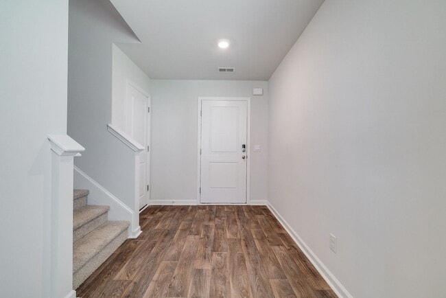 Photo - Spacious 4-Bedroom Home in Sought-After Lo...