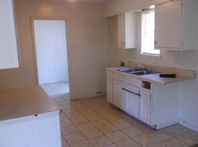 3715 Edgefield Cove