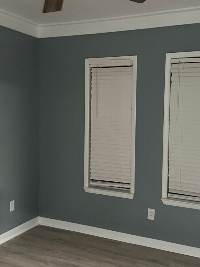 Photo - 225 Troy St NE