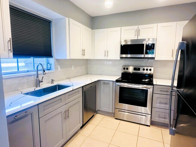 Photo - 423 Pine Tree Ct Unit 23