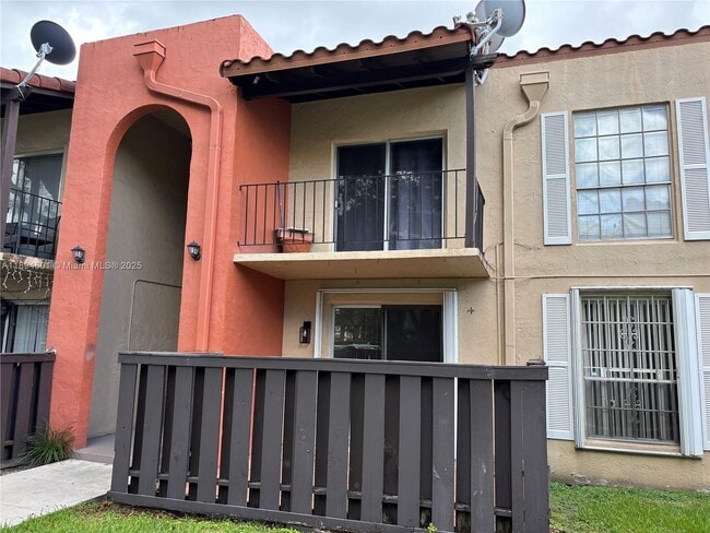 Building Photo - 10824 N Kendall Dr Unit S-26