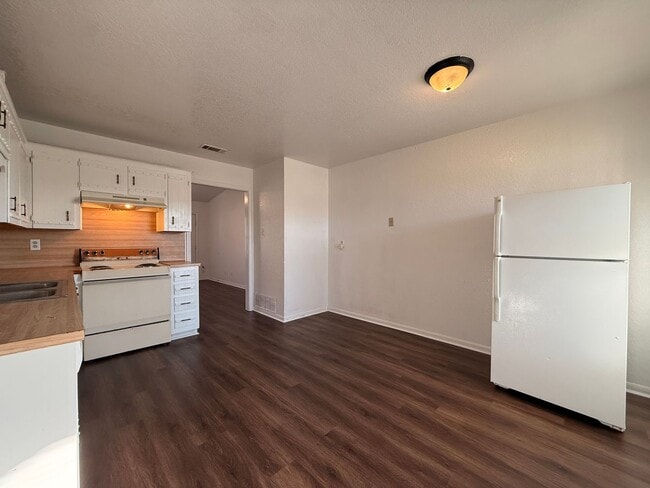 Photo - 4800 Cedarhill Cir Unit 4800-A Cedarhill Cir, KI