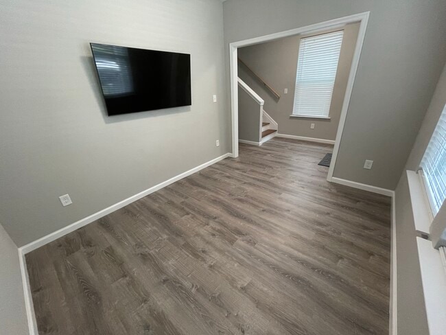 Photo - 1307 W 27th St