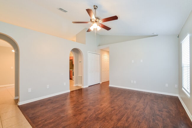 Photo - 3889 Arborvitae Way