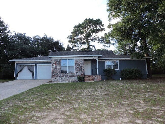 Building Photo - Nice home that is convenient to NAS and Corry!