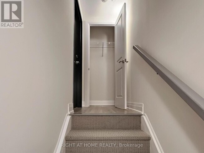 Photo - 851 Sheppard Ave W