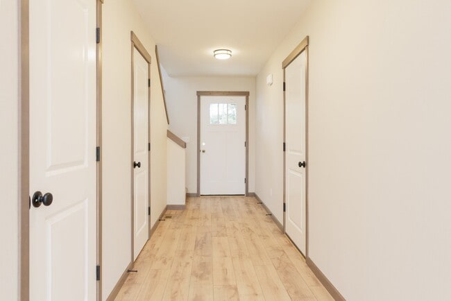1314 Lamont Ln