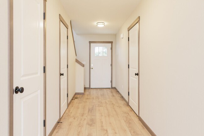 Photo - 1314 Lamont Ln