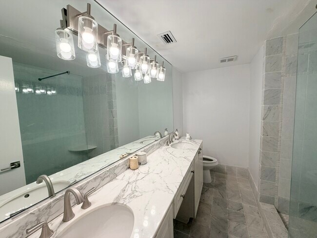 Photo - 537 Outrigger Ln