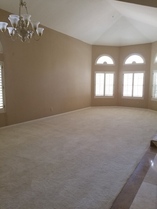 Photo - GORGEOUS Over 3500 SQFT 5 BED 4 BATH HOME in Scottsdale