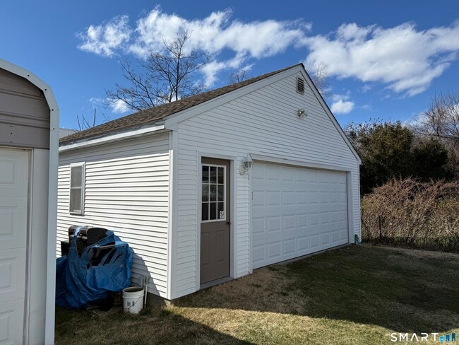 Photo - 35 Early Ave