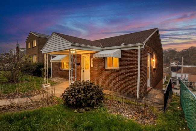 Photo - 851 Florence Ave Unidad Florence