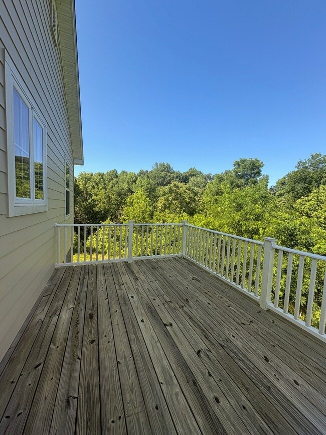 Photo - 330 Hemlock Cir